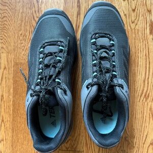 adidas Gray Sneaker with Mint Insole Accent